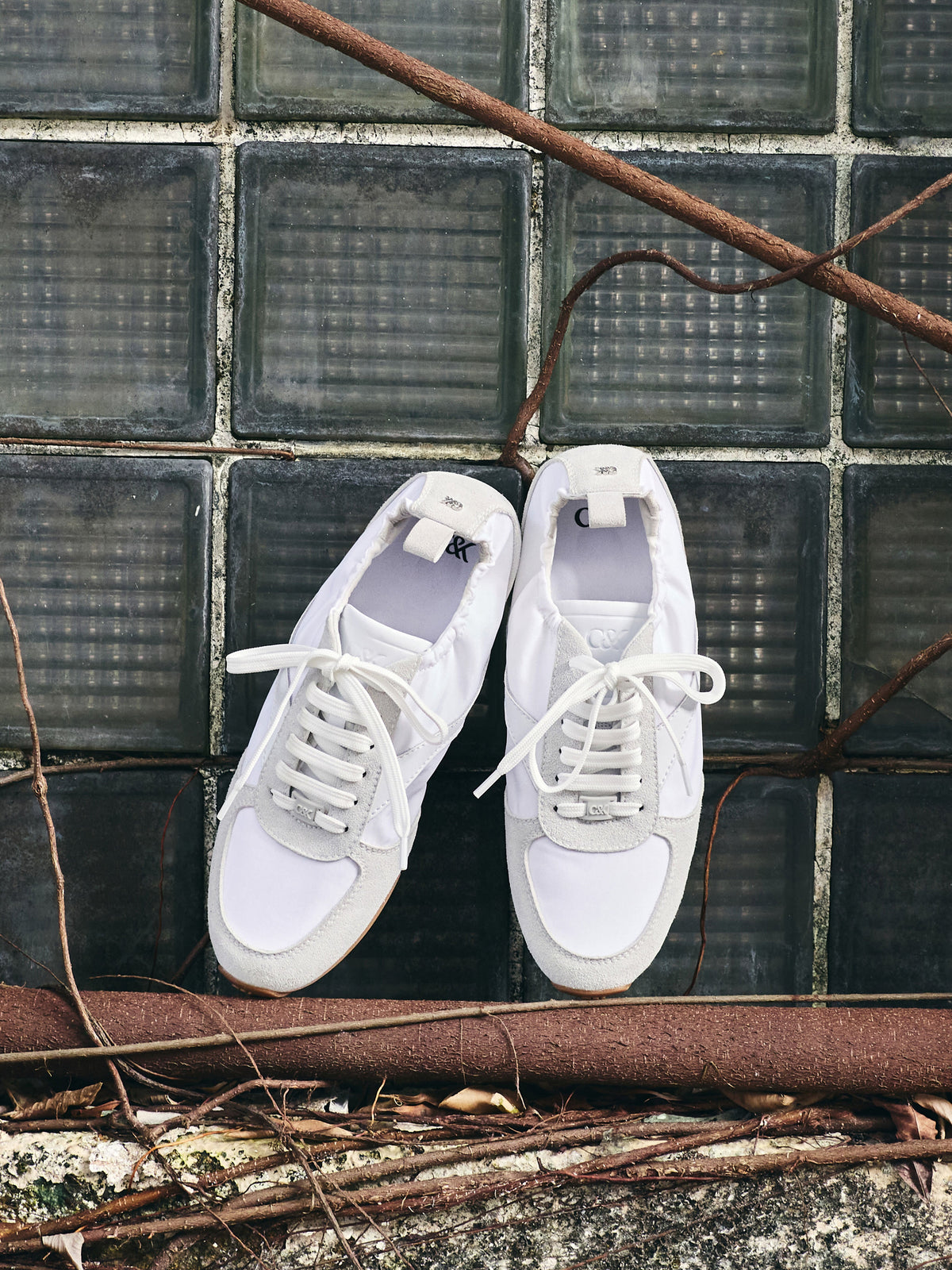 CHARLES & KEITH Top Pick / Jace Sneakers - White