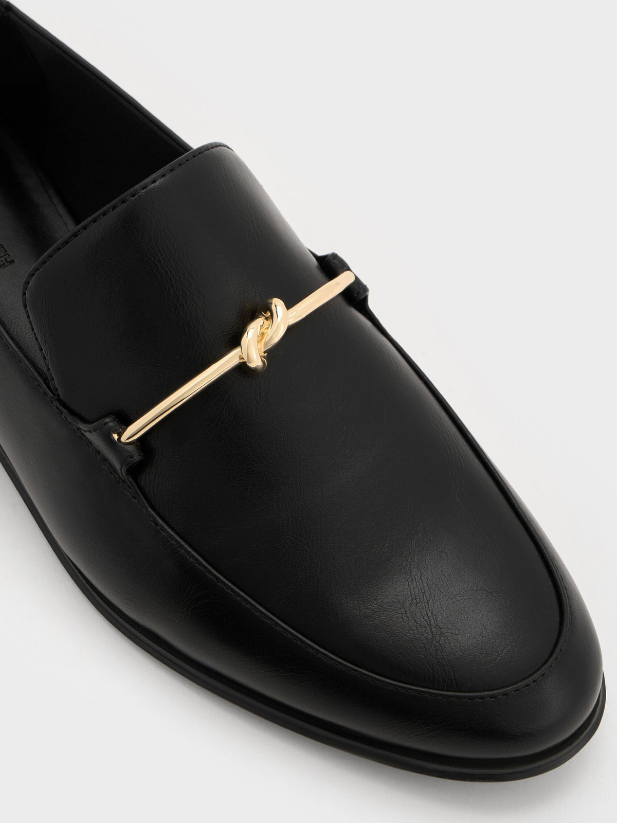 CHARLES & KEITH Smart Buy / Metallic Knot-Bar Loafers - Black
