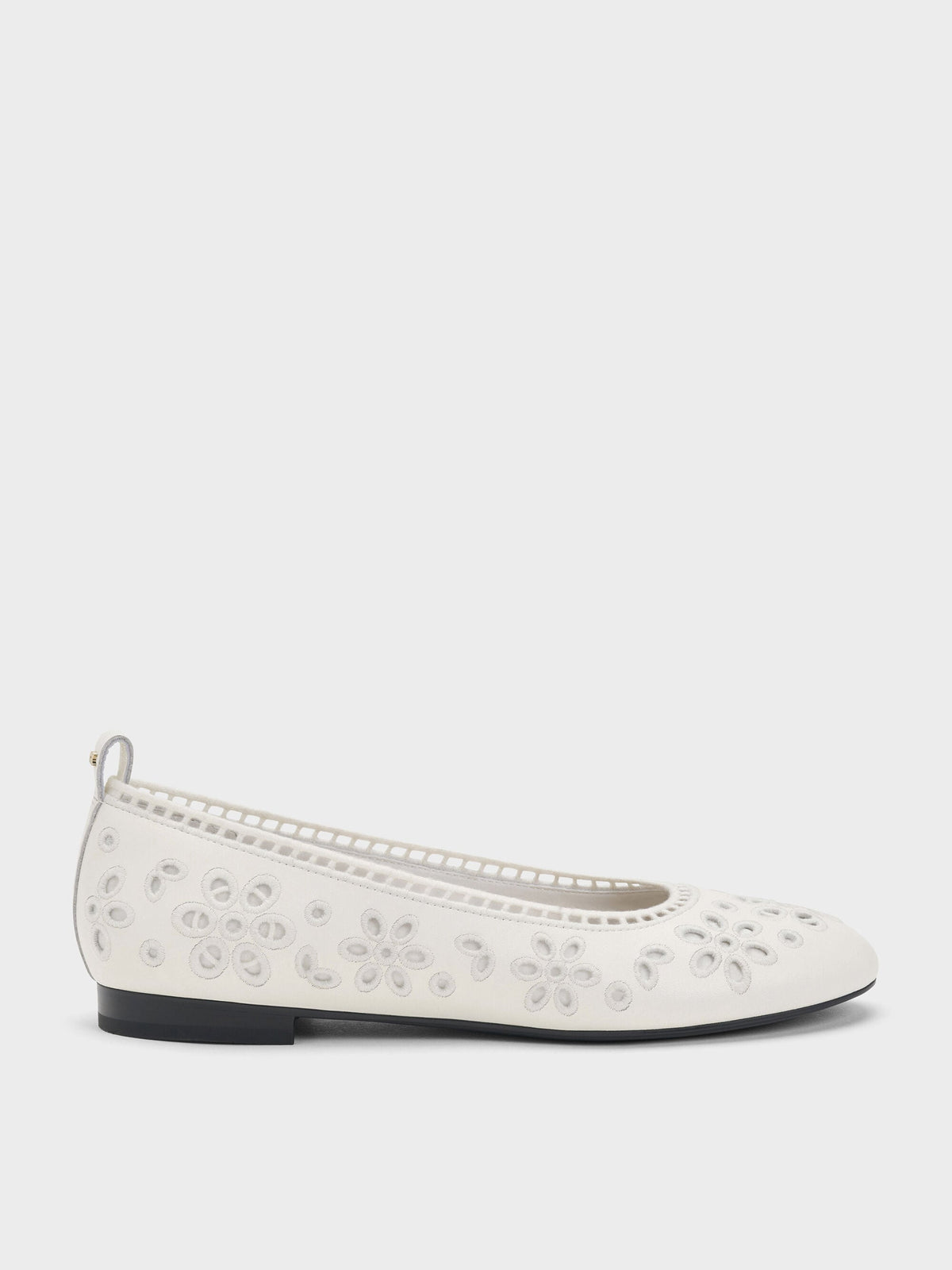 CHARLES & KEITH Recommended / Leather Embroidered Ballet Flats - White