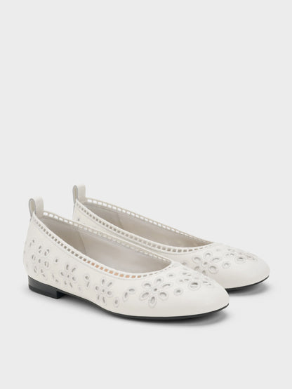 CHARLES & KEITH Recommended / Leather Embroidered Ballet Flats - White
