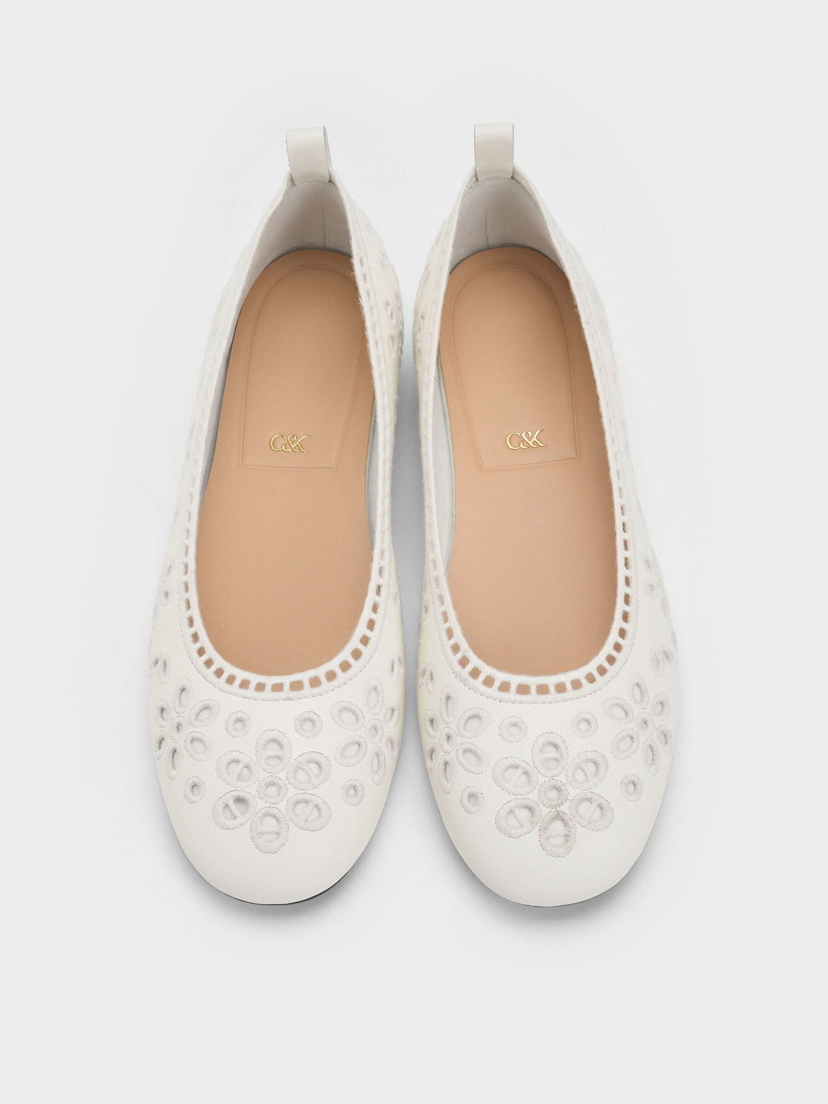 CHARLES & KEITH Recommended / Leather Embroidered Ballet Flats - White