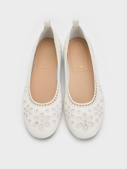 CHARLES & KEITH Recommended / Leather Embroidered Ballet Flats - White