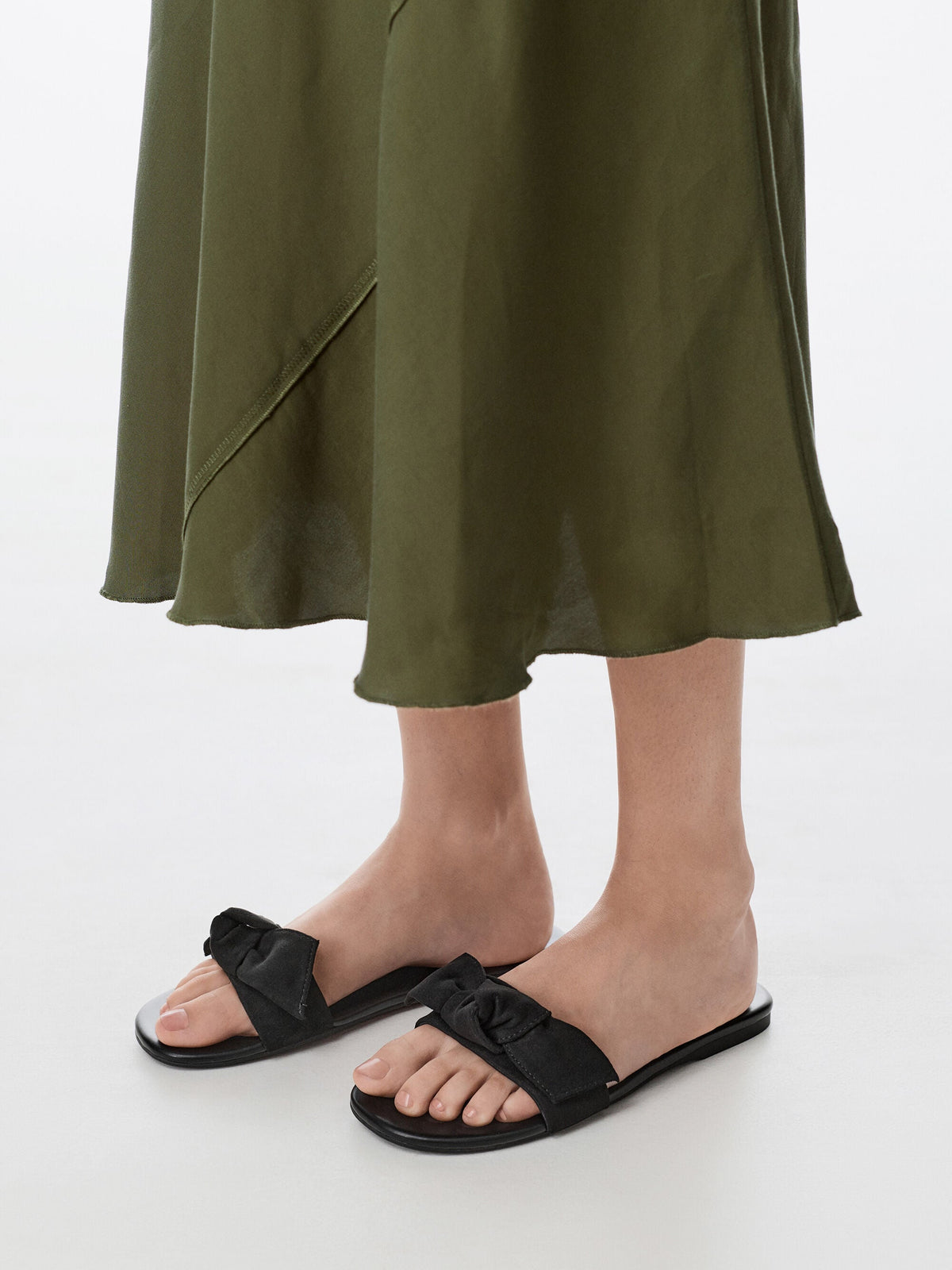 CHARLES & KEITH Quality / Anika Faux Suede Knot-Bow Slides - Black Textured