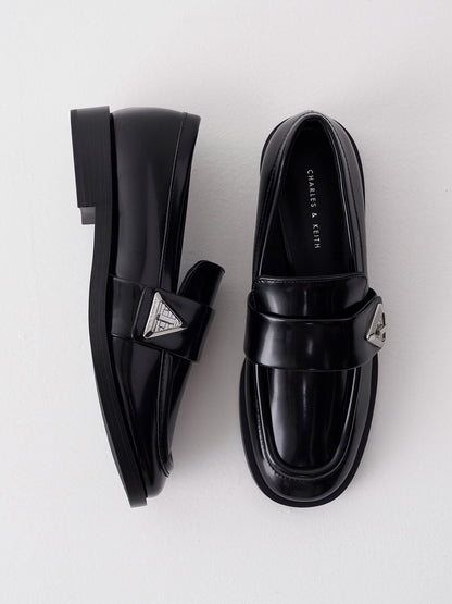 CHARLES & KEITH Top Pick / Trice Metallic Accent Loafers - Black Box