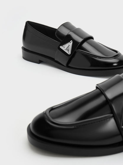 CHARLES & KEITH Top Pick / Trice Metallic Accent Loafers - Black Box