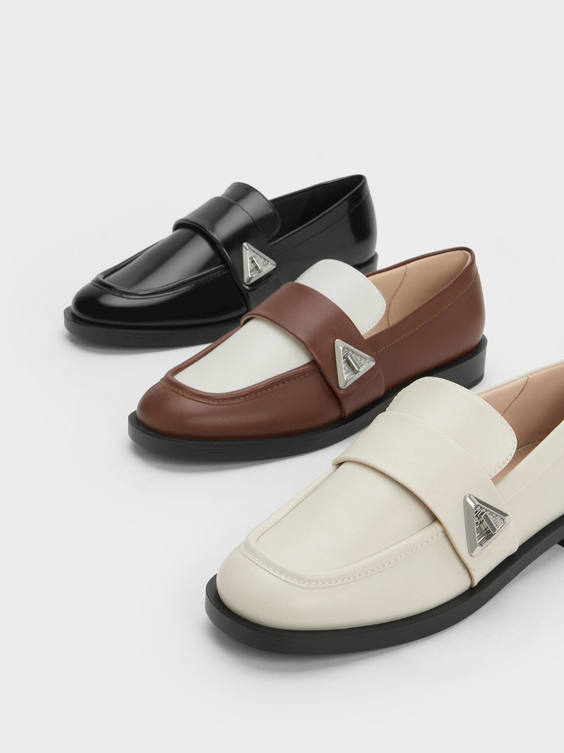 CHARLES & KEITH Top Pick / Trice Metallic Accent Loafers - Black Box