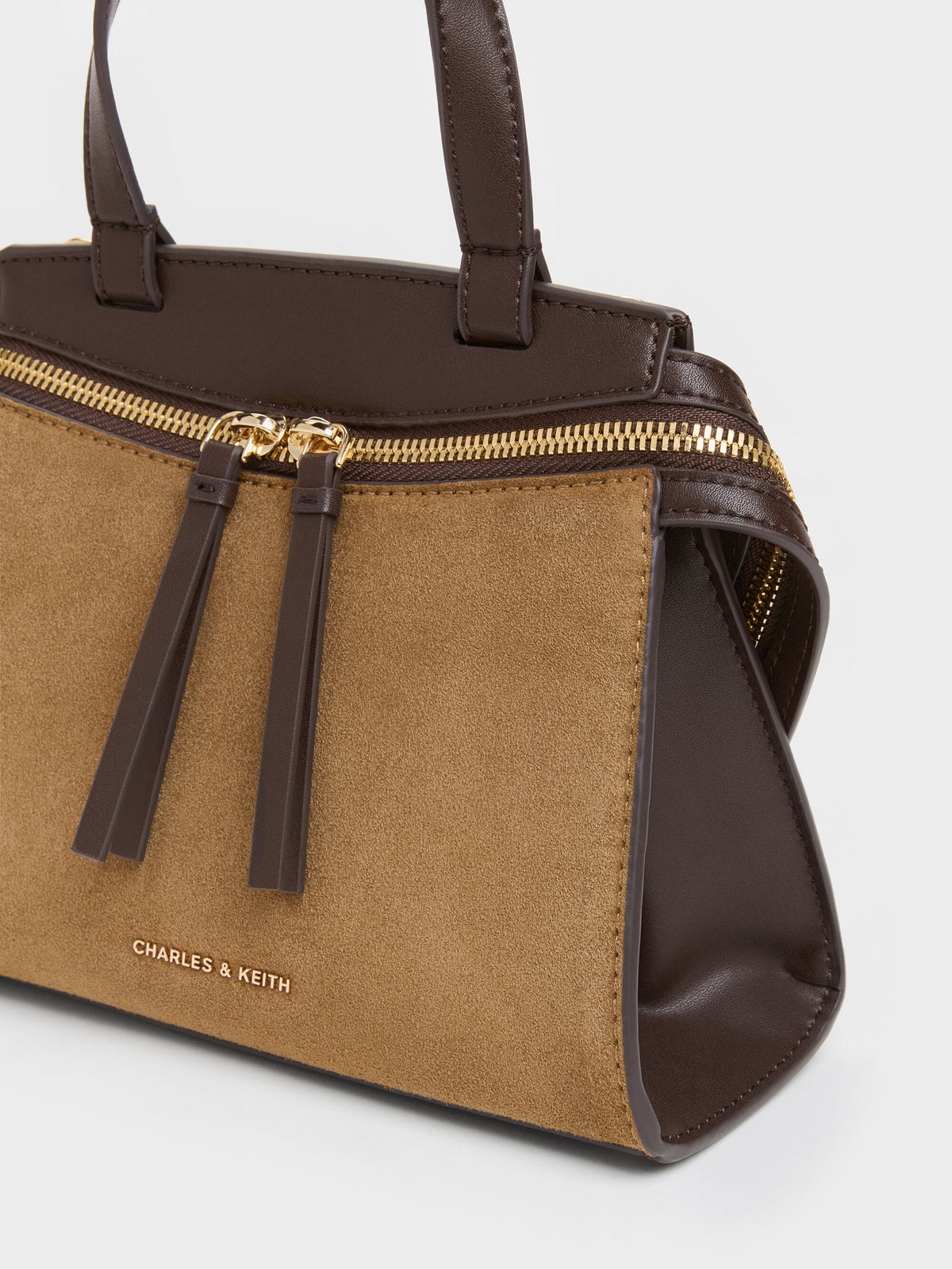 CHARLES & KEITH Hot Sale / Pansy Two-Tone Trapeze Top Handle Bag - Sahara Sand