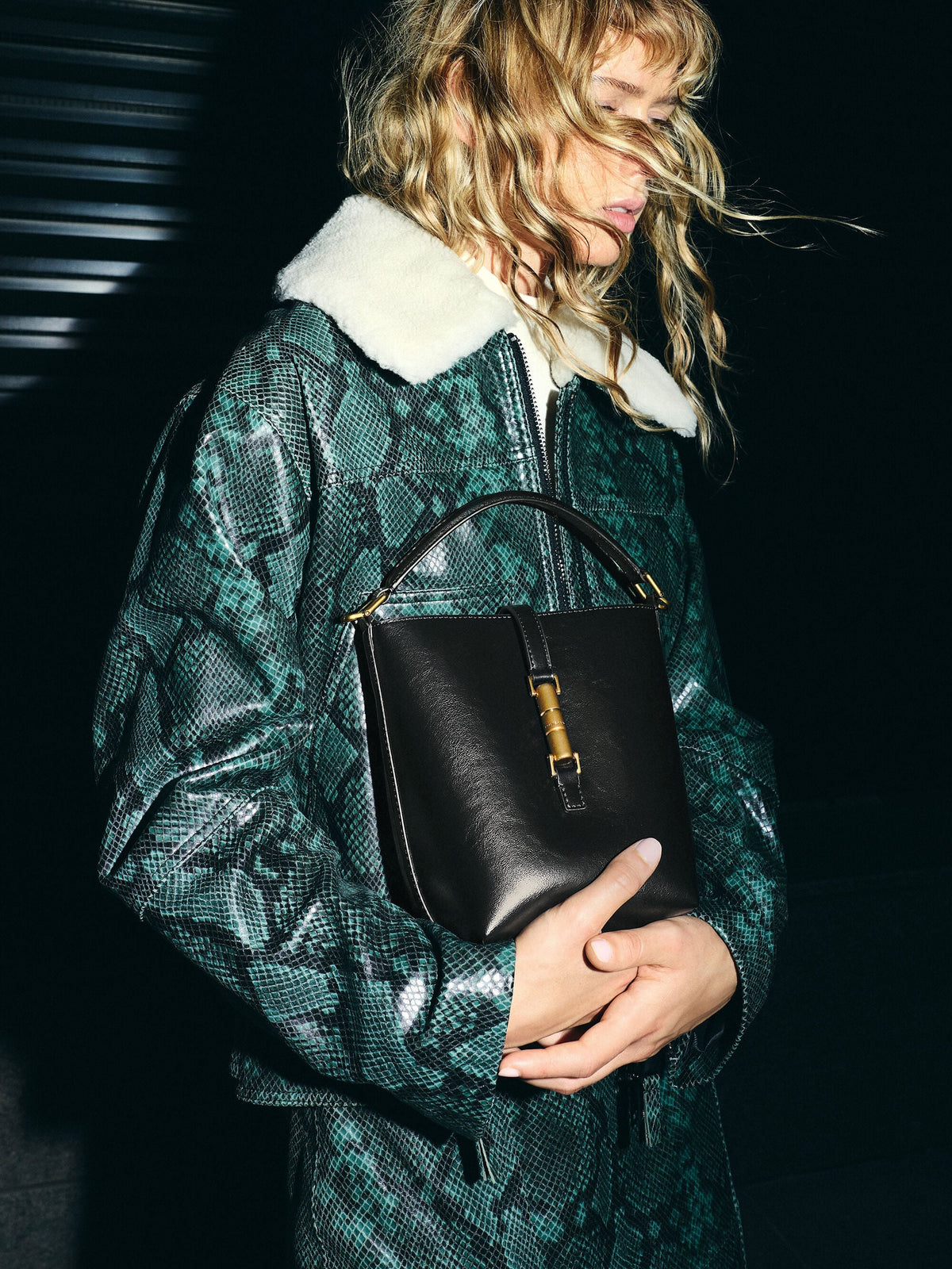 CHARLES & KEITH Popular / Cesia Metallic-Accent Bucket Bag - Black