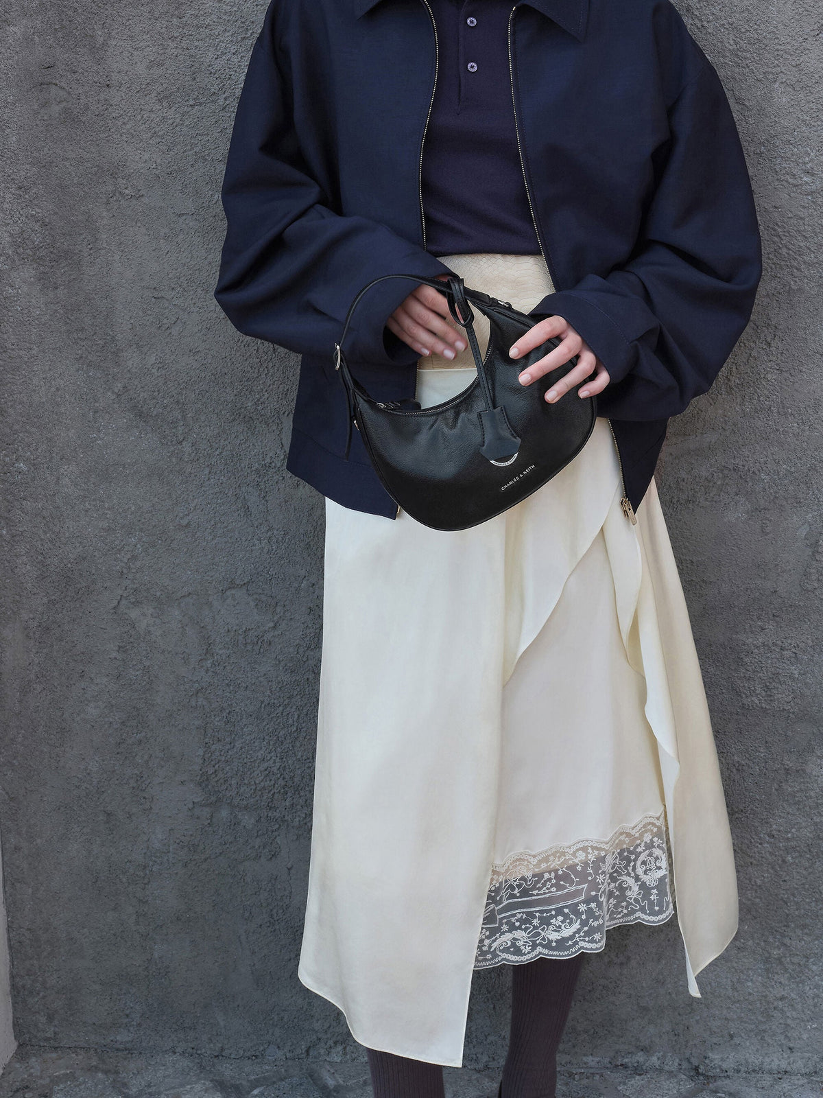 CHARLES & KEITH Top Pick / Vega Hobo Bag - Noir