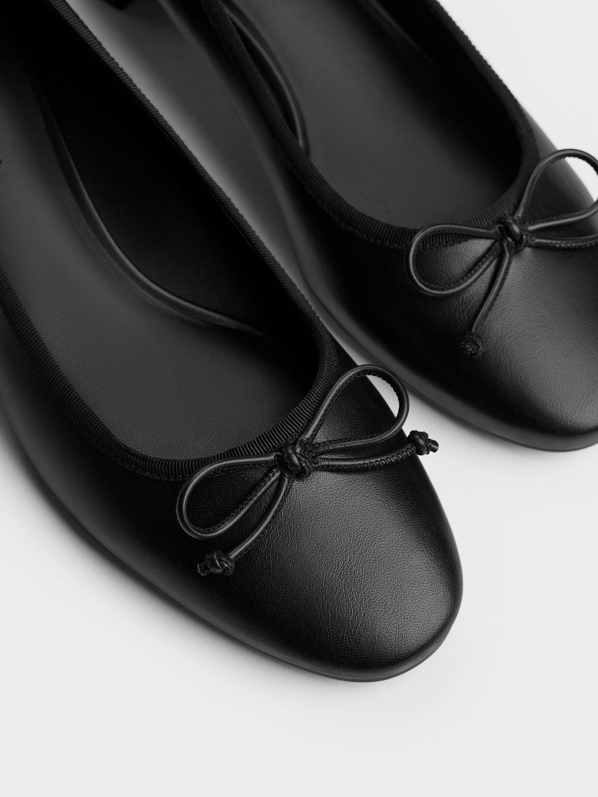 CHARLES & KEITH Essential / Bow Ballet Pumps - Black