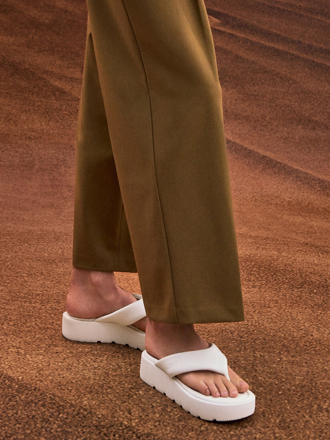 CHARLES & KEITH Value / V-Strap Flatform Thong Sandals - White