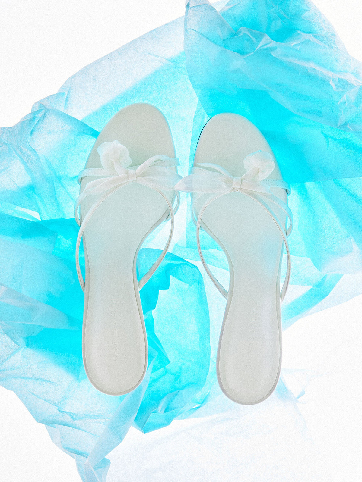 CHARLES & KEITH Trusted / Bow Flower-Pearl Heeled Mules - White