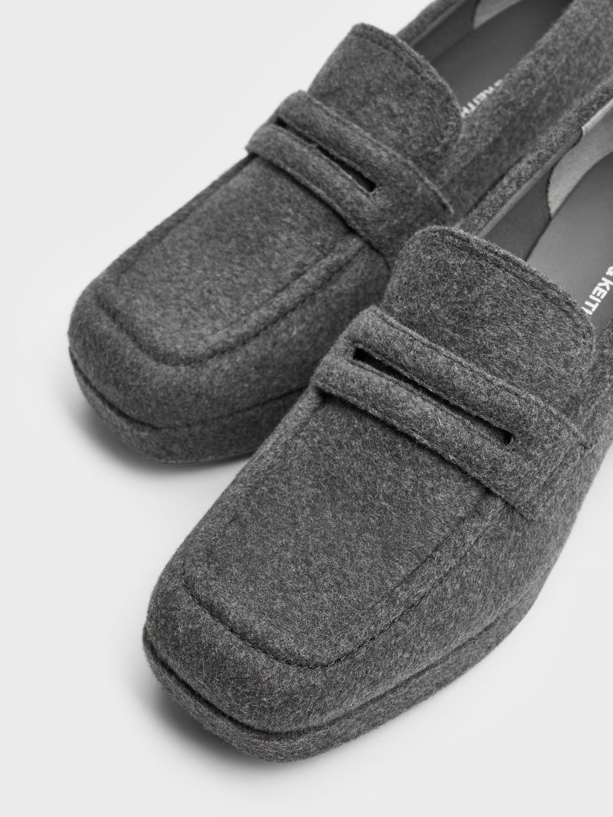 CHARLES & KEITH Top Pick / Felt Platform Penny Loafer Pumps - Grey