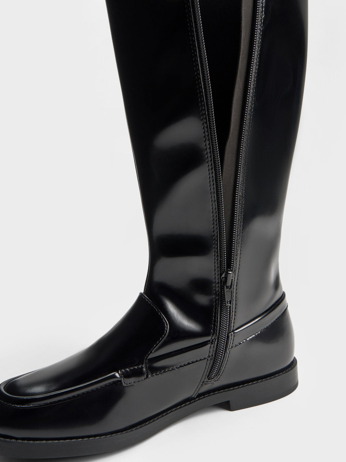CHARLES & KEITH Recommended / Jagger Knee-High Loafer-Boots - Black Box