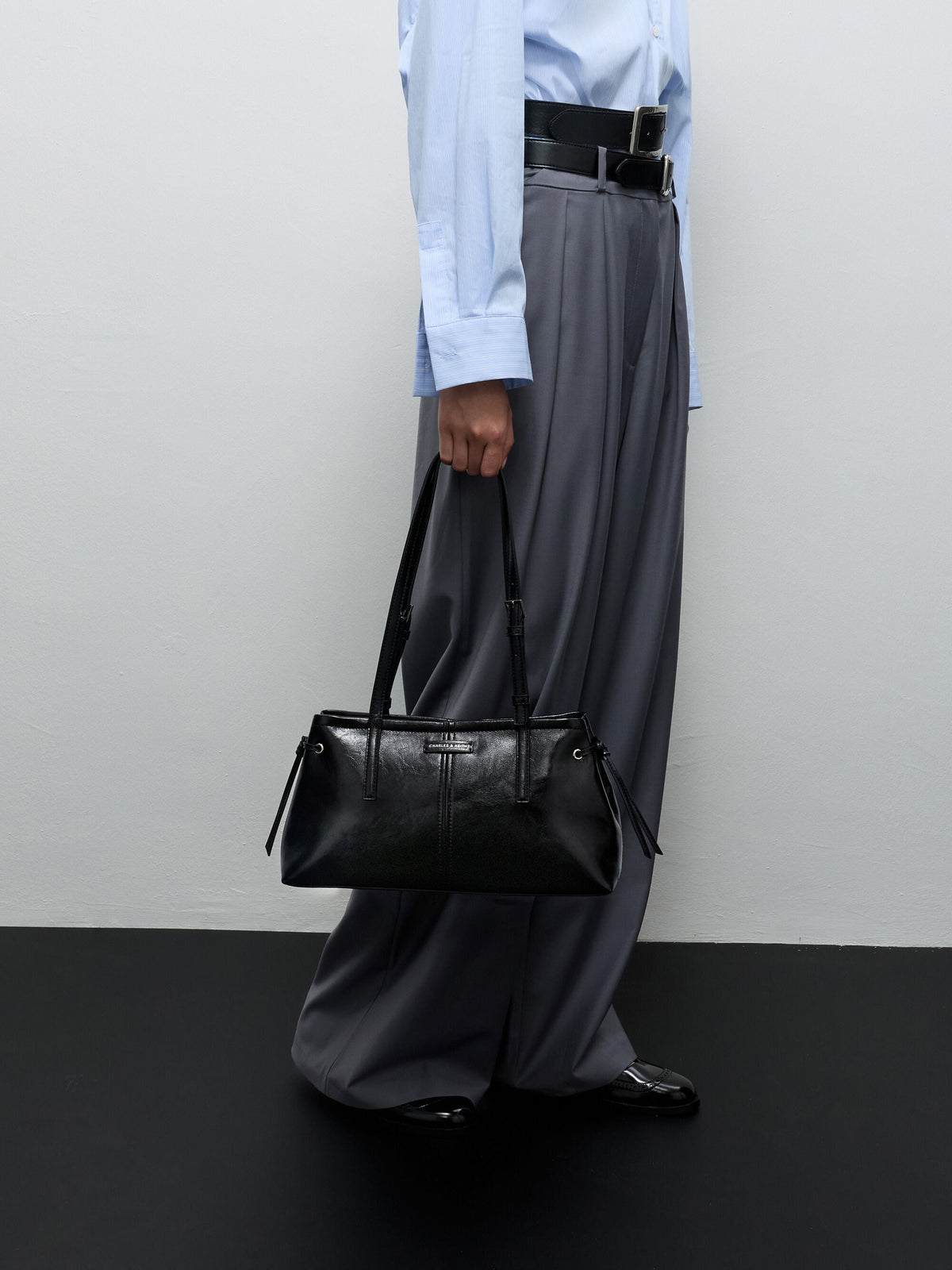 CHARLES & KEITH Deals / Noane Elongated-Handle Shoulder Bag - Noir