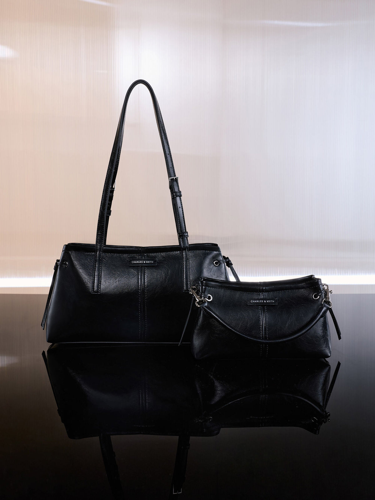 CHARLES & KEITH Deals / Noane Elongated-Handle Shoulder Bag - Noir