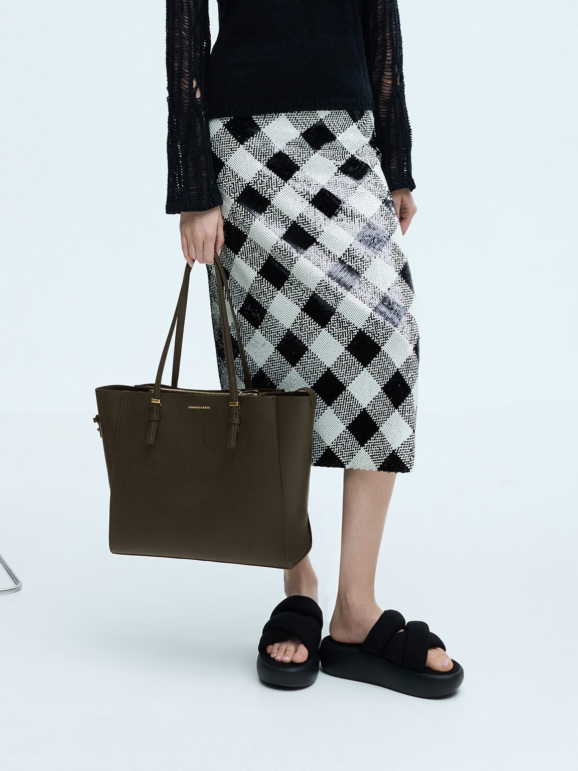 CHARLES & KEITH Deals / Sansa Tote Bag - Dark Moss