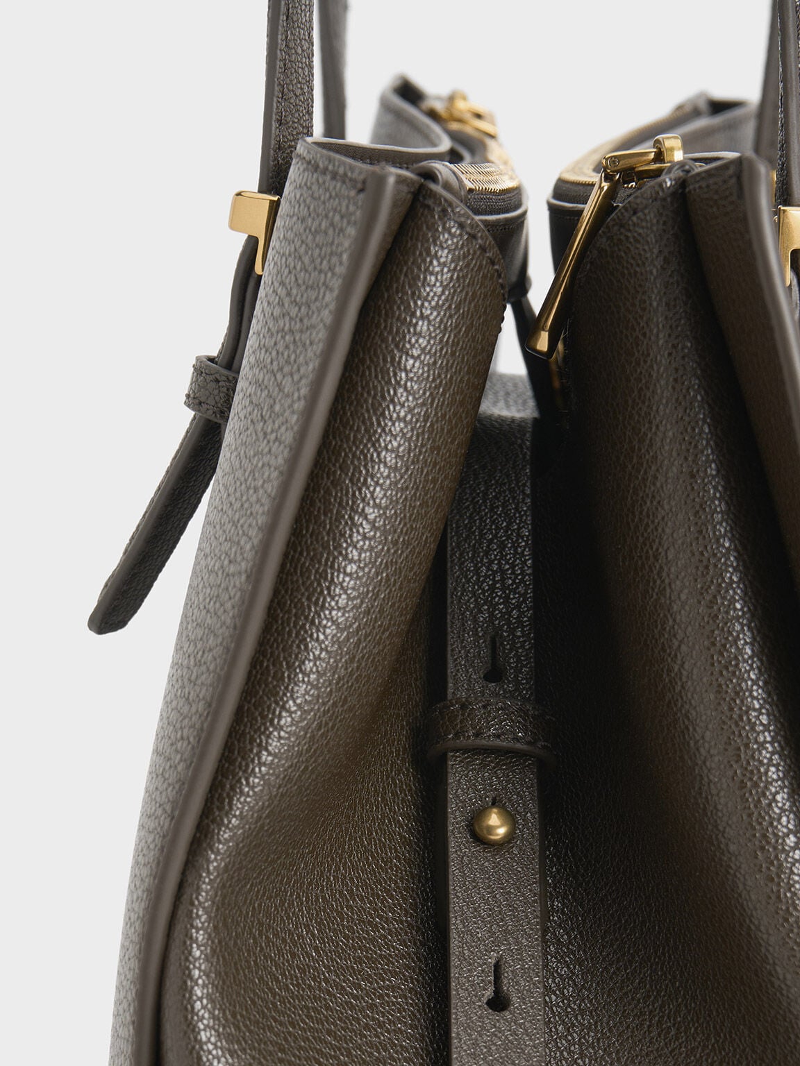 CHARLES & KEITH Deals / Sansa Tote Bag - Dark Moss