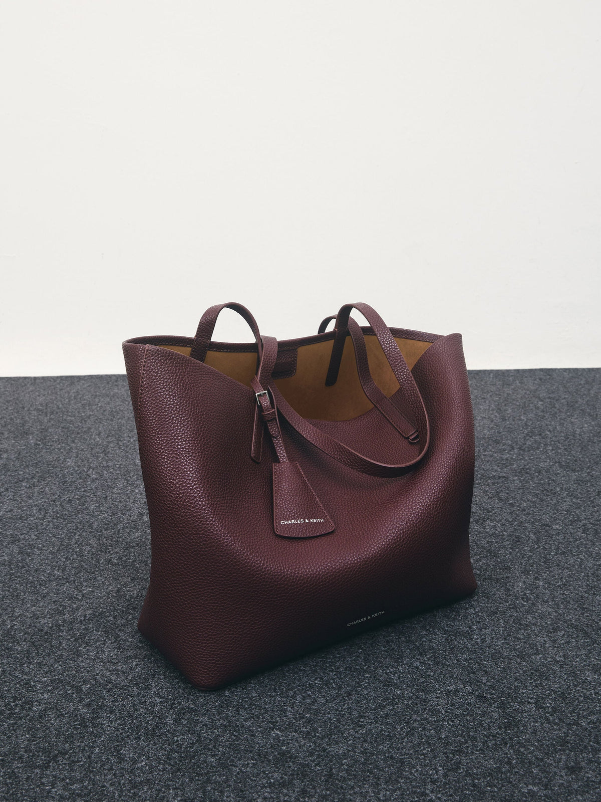 CHARLES & KEITH Best Seller / Beryl Tote Bag - Wineberry Red