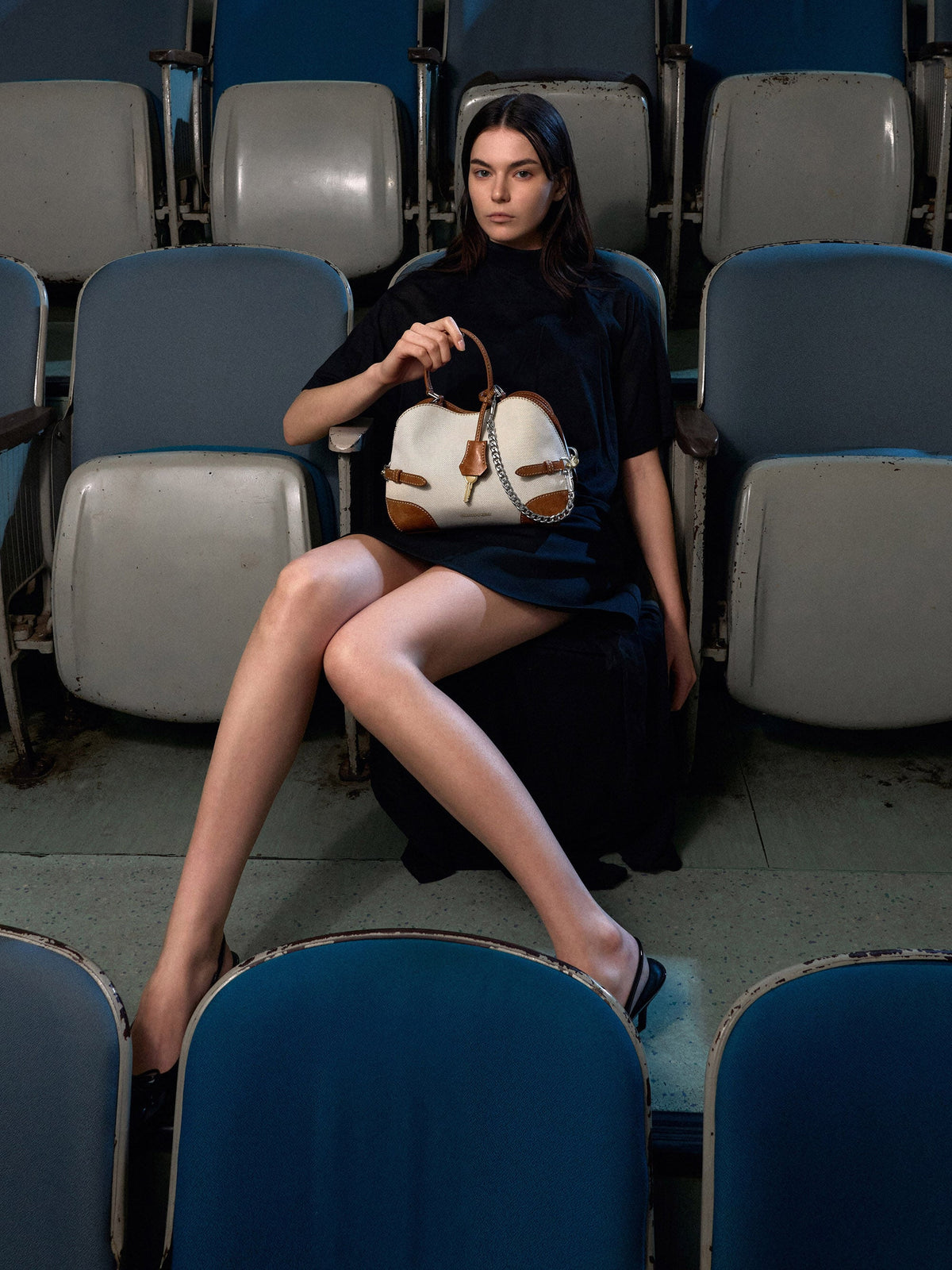 CHARLES & KEITH Top Pick / Delfina Canvas Chain Side-Belt Tote Bag - Multi