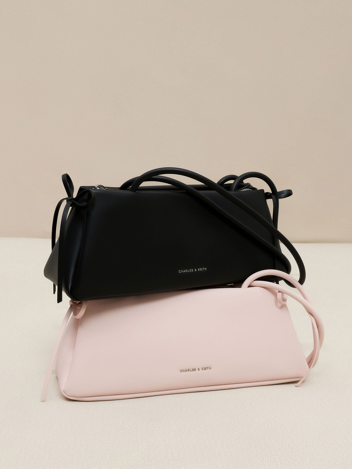 CHARLES & KEITH Great Value / Hazel Bow Shoulder Bag - Noir