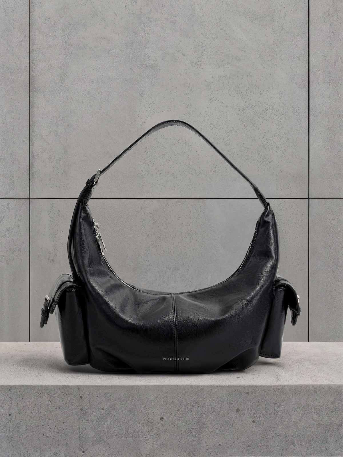 CHARLES & KEITH Best Seller / Large Bessie Side-Pocket Hobo Bag - Noir