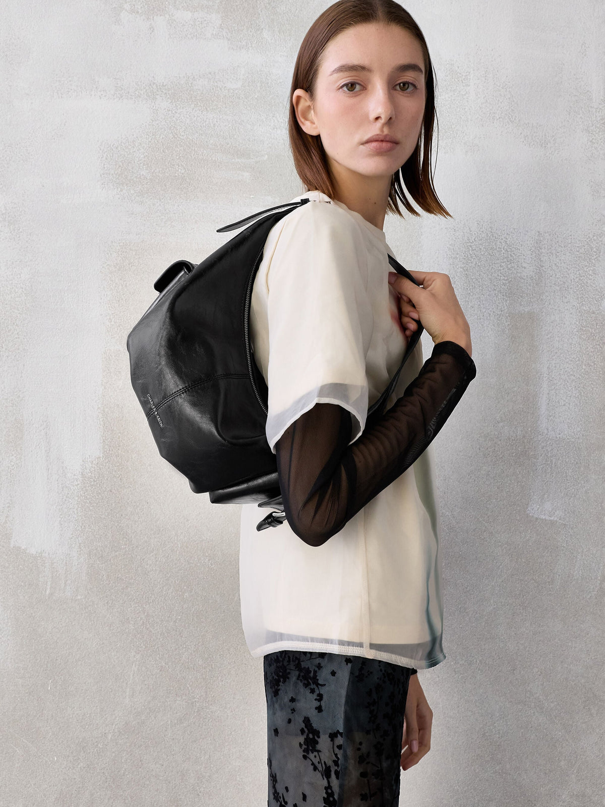 CHARLES & KEITH Best Seller / Bessie Side-Pocket Hobo Bag - Noir