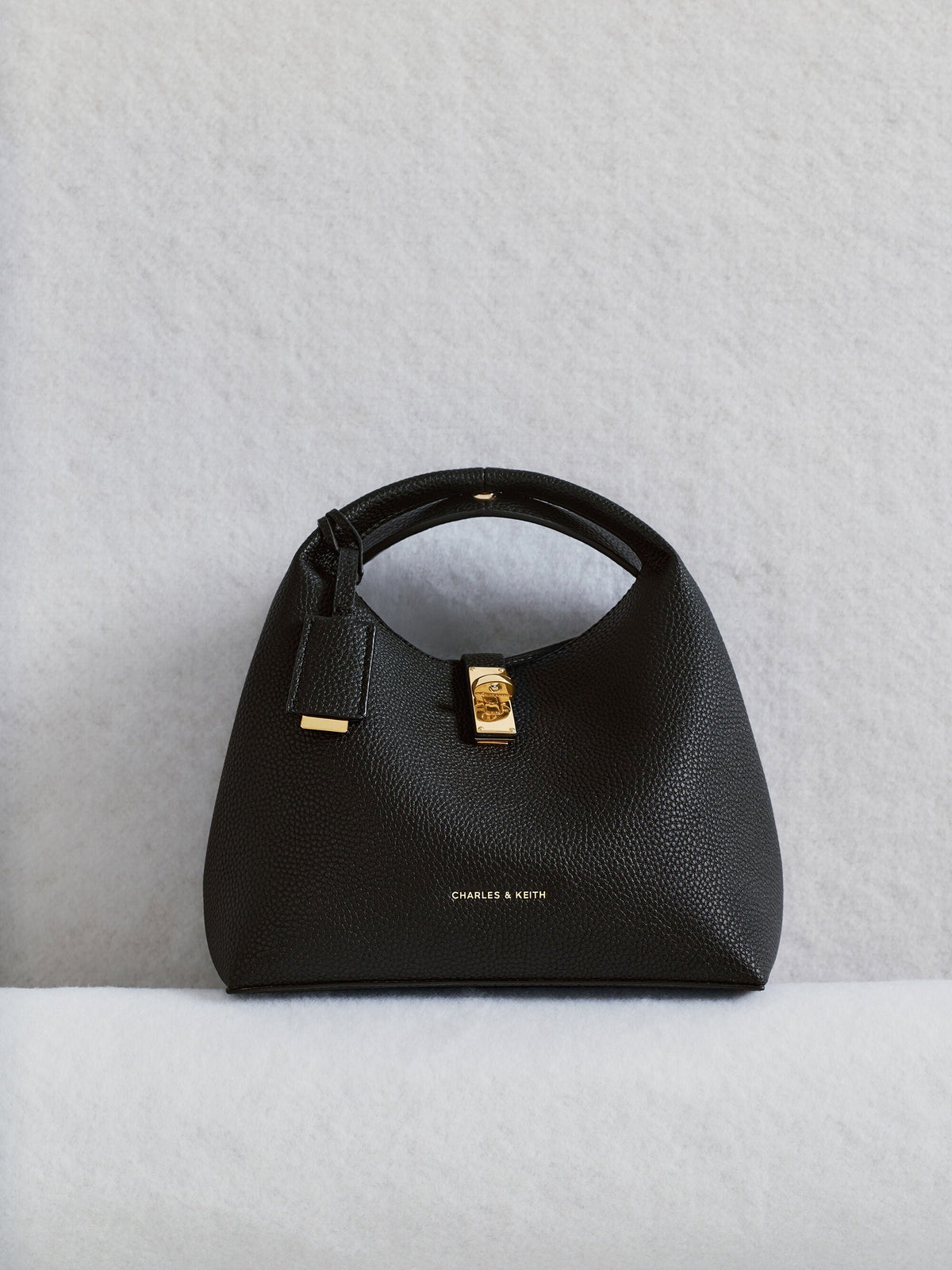 CHARLES & KEITH Exclusive / Chance Turn-Lock Bucket Bag - Black