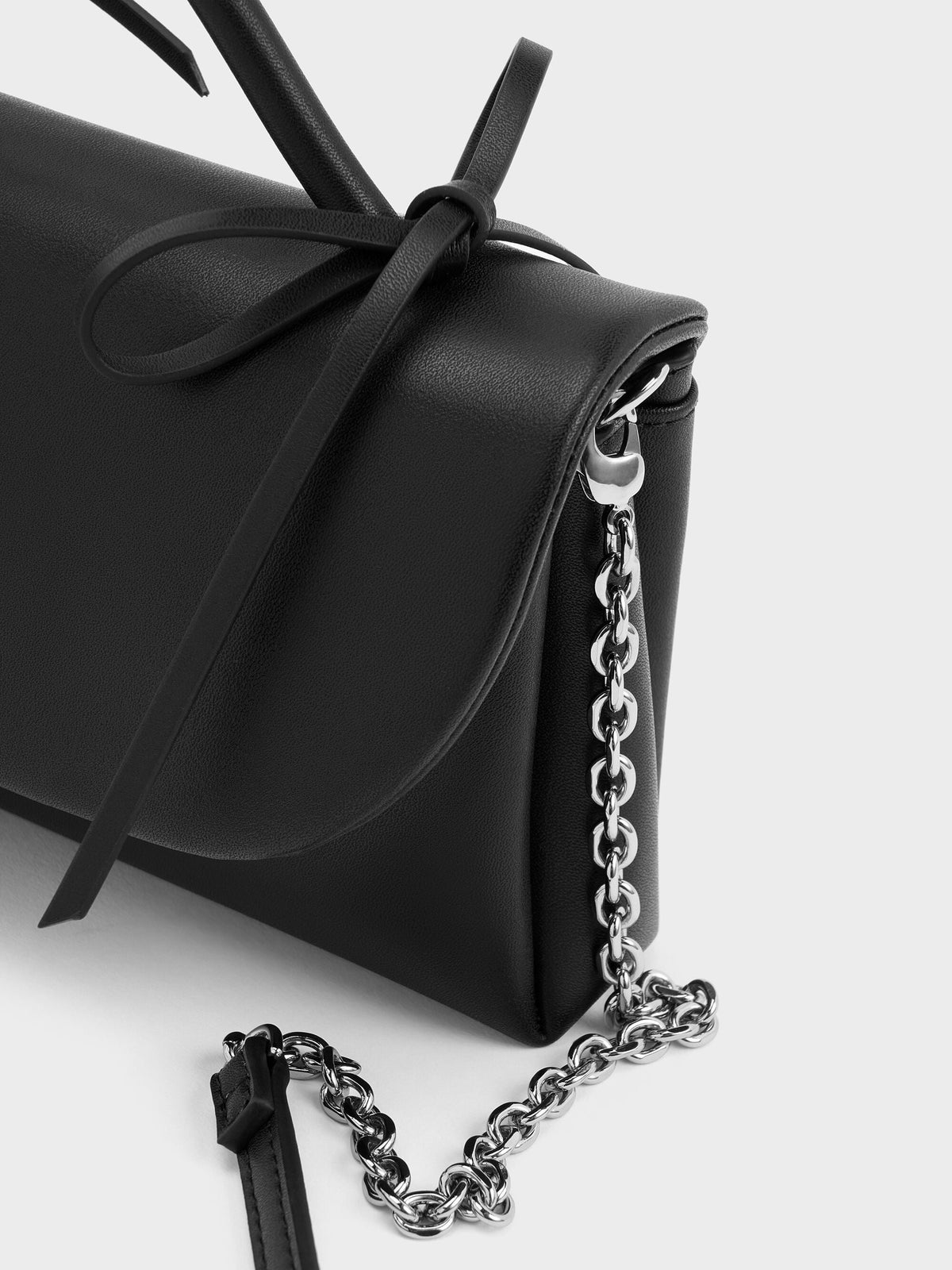 CHARLES & KEITH Popular / Hazel Bow Wallet On Chain - Noir