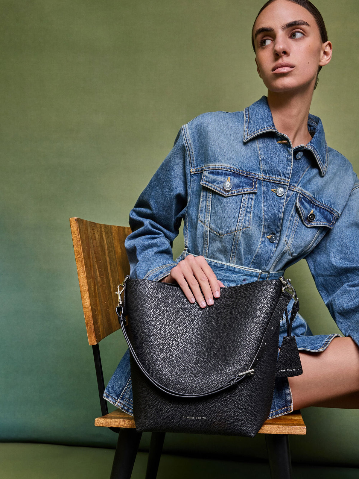CHARLES & KEITH Latest / Beryl Bucket Bag - Noir