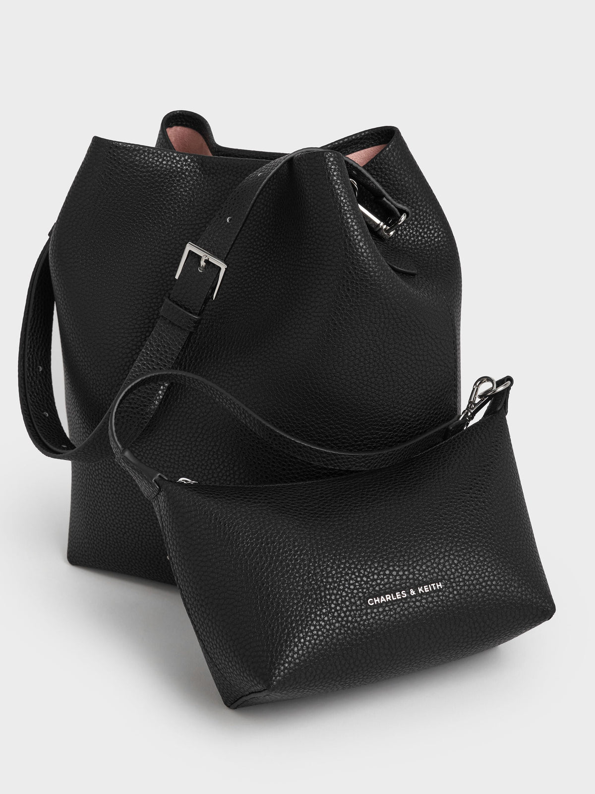 CHARLES & KEITH Latest / Beryl Bucket Bag - Noir