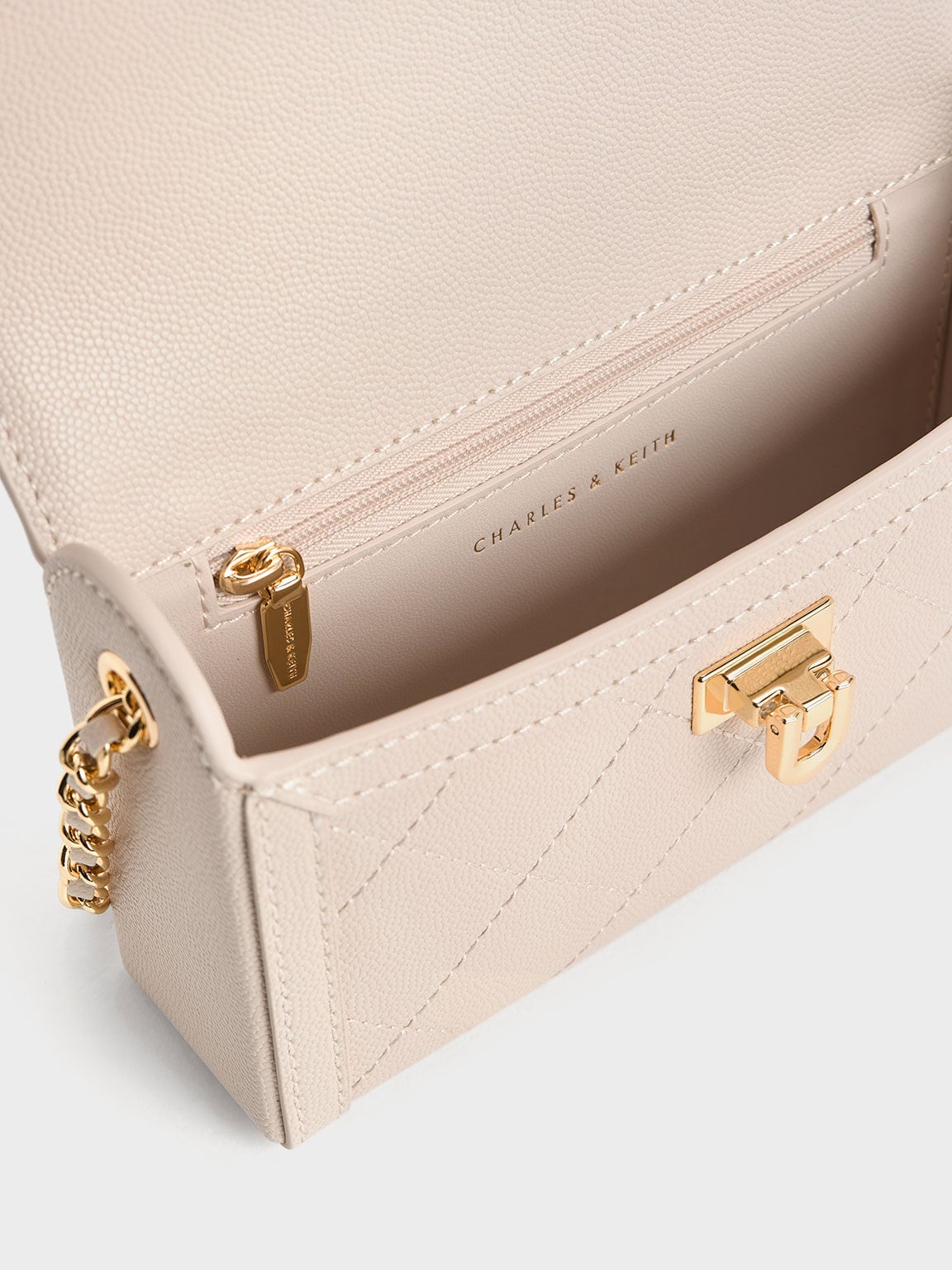 CHARLES & KEITH Premium / Tallulah Quilted Push-Lock Clutch - Oat