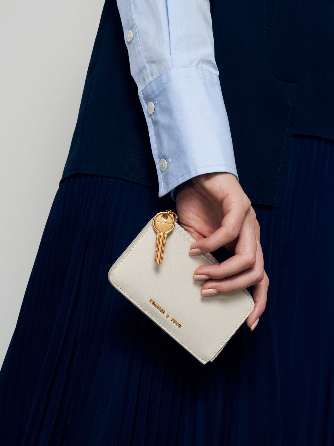 CHARLES & KEITH Smart Buy / Lane Key Zip-Around Wallet - Cream