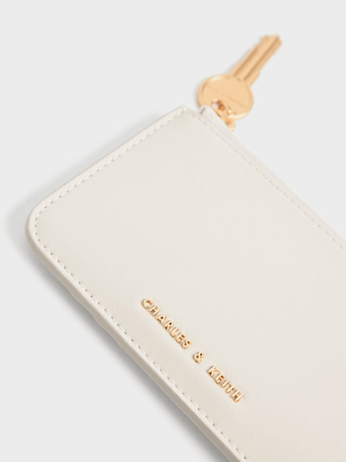 CHARLES & KEITH Smart Buy / Lane Key Zip-Around Wallet - Cream