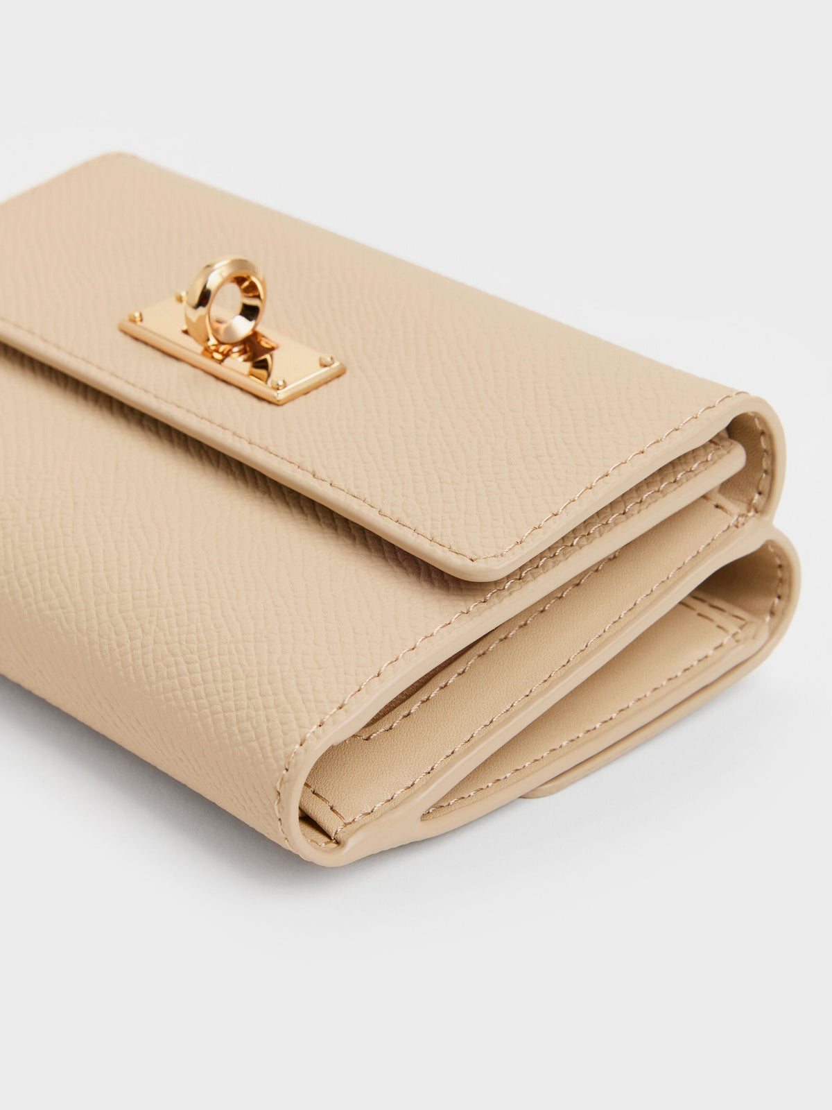 CHARLES & KEITH Trending / Tricha Turn-Lock Wallet - Sand Beige