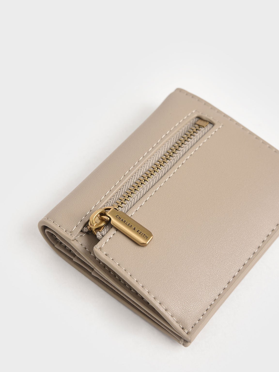CHARLES & KEITH Signature / Daisy Bi-Fold Small Wallet - Sand