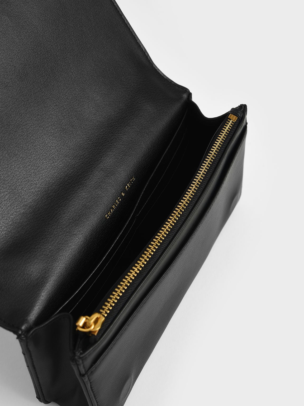 CHARLES & KEITH Best Price / Paffuto Quilted Wallet On Chain - Black