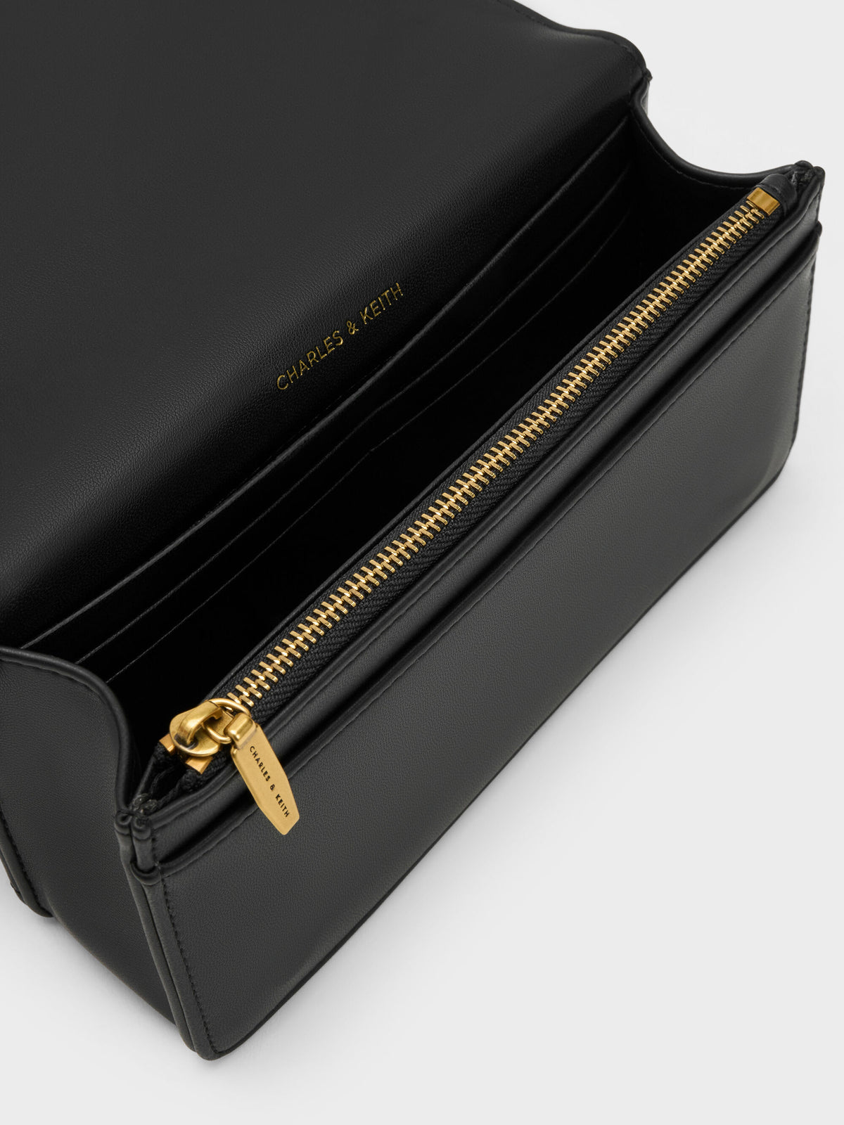 CHARLES & KEITH Best Price / Paffuto Quilted Wallet On Chain - Black