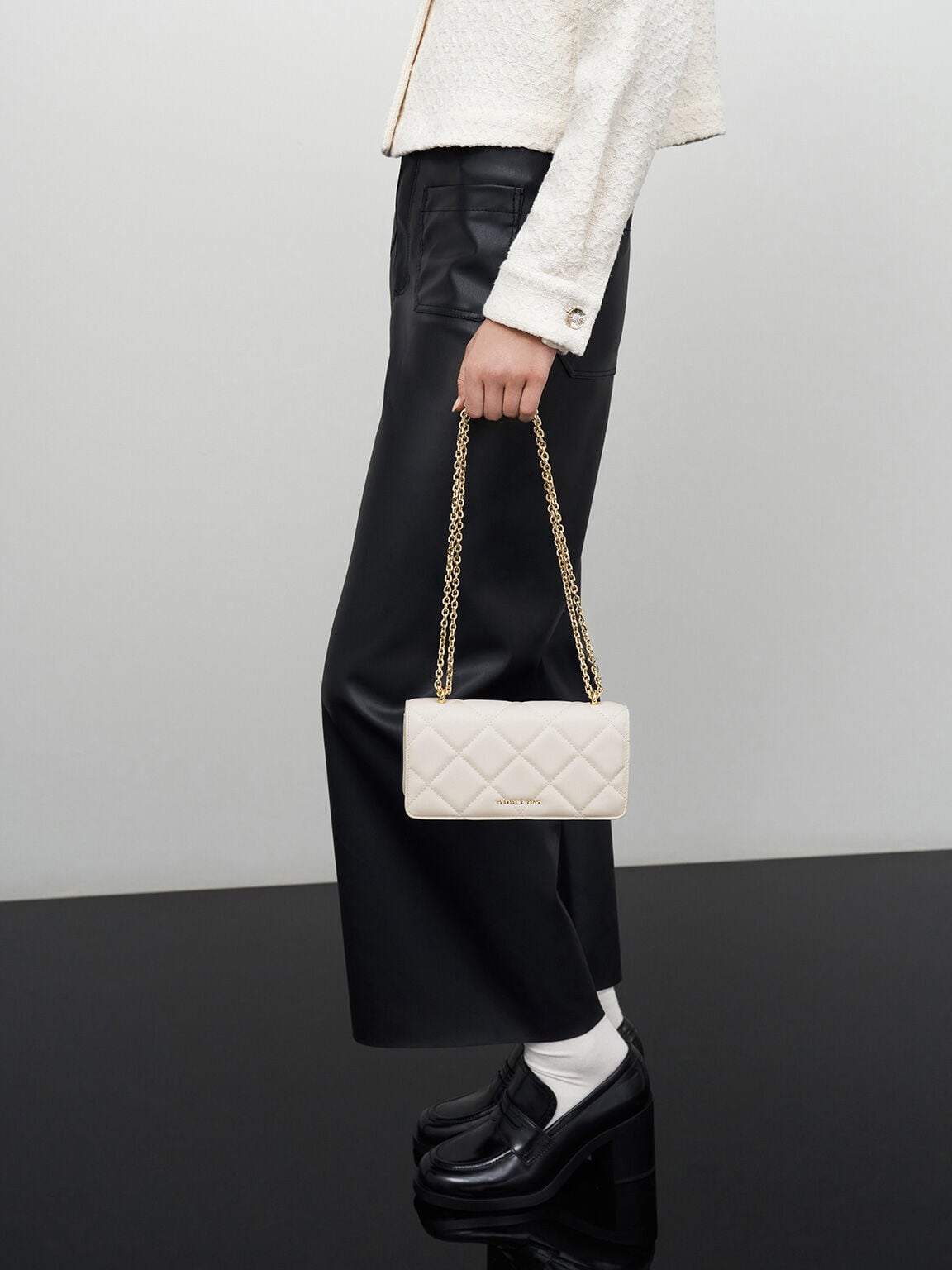 CHARLES & KEITH Everyday / Paffuto Quilted Wallet On Chain - Cream