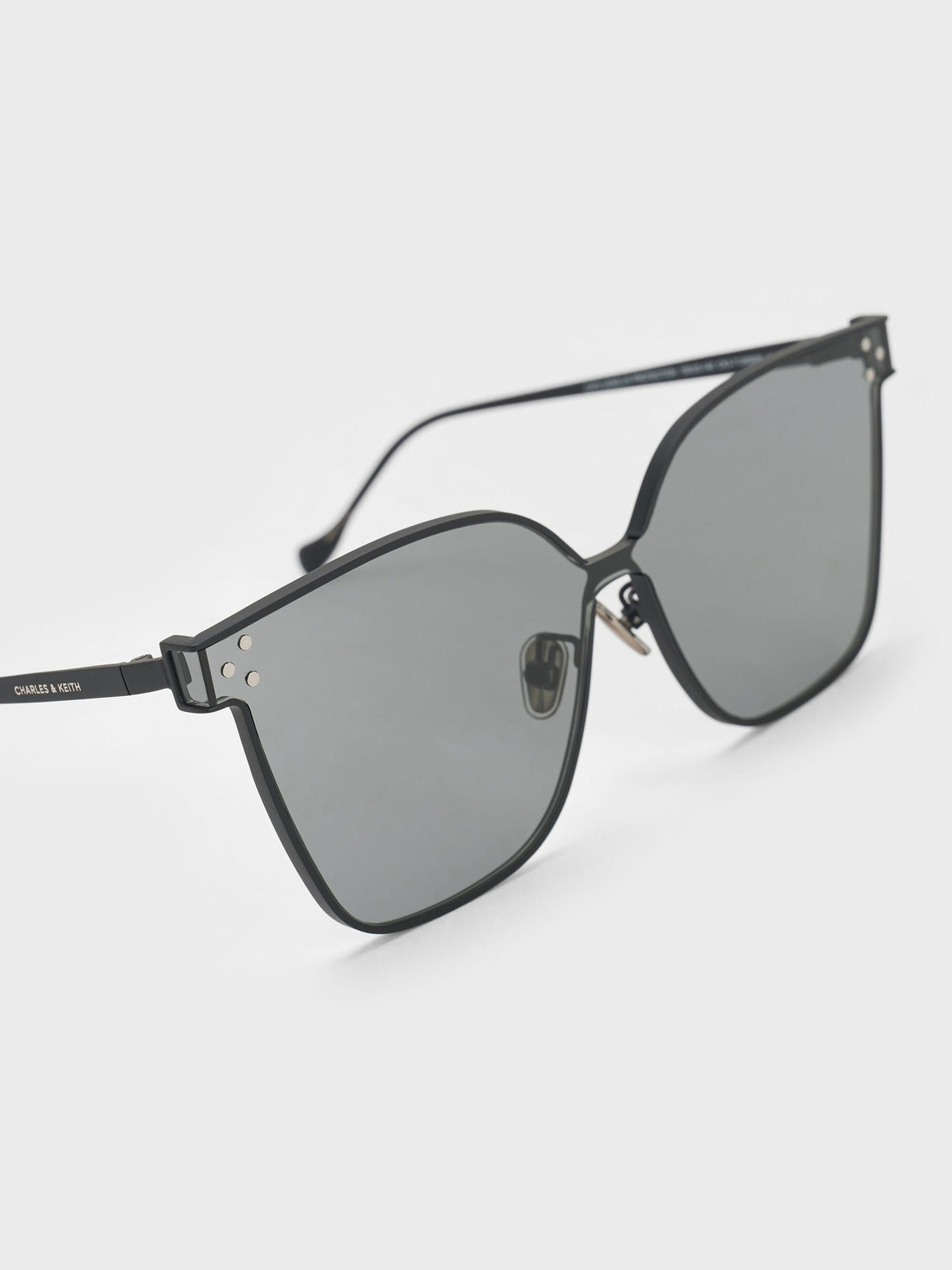 CHARLES & KEITH Deals / Ginny Butterfly Sunglasses - Noir