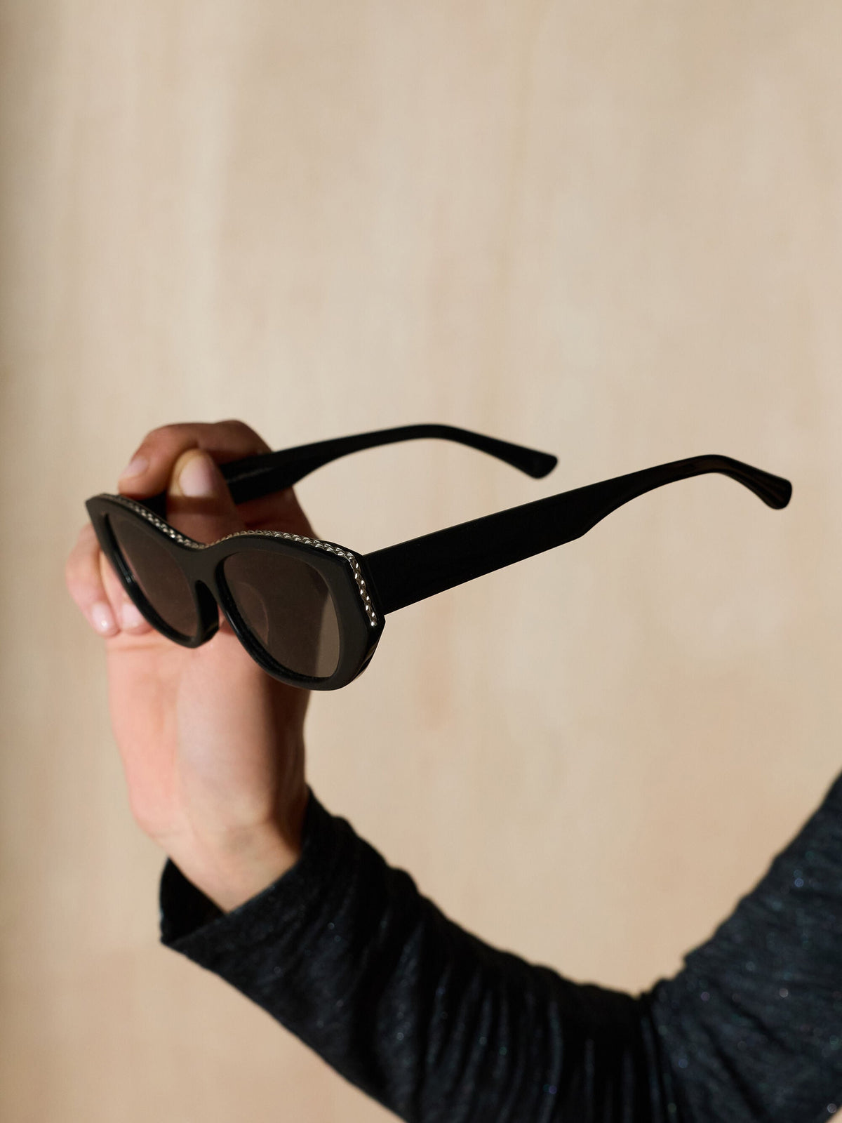 CHARLES & KEITH Great Value / Daenerys Cat-Eye Sunglasses - Noir